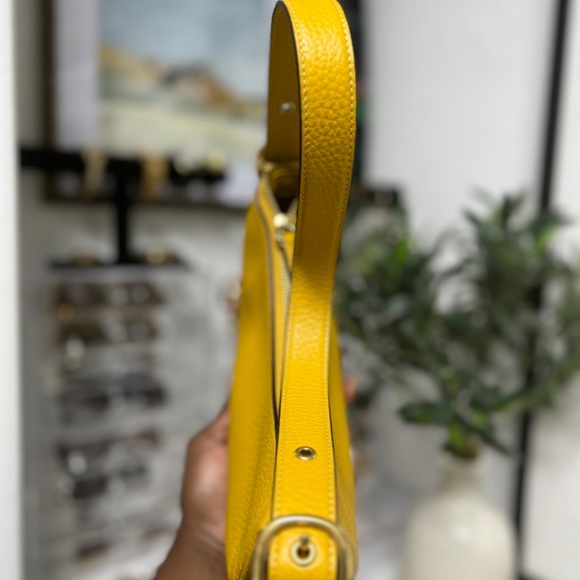 Authentic Coach Luna Shoulder Bag - Picture 5 of 7